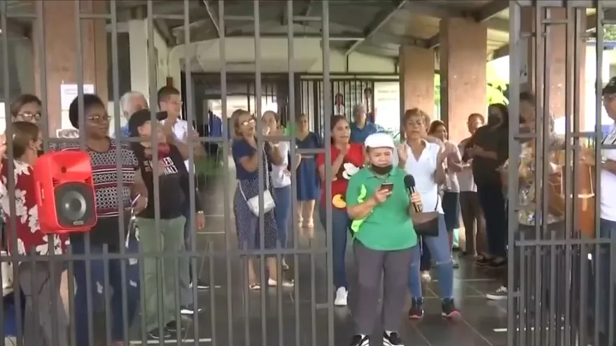 Continúa la paralización de clases en el Instituto David