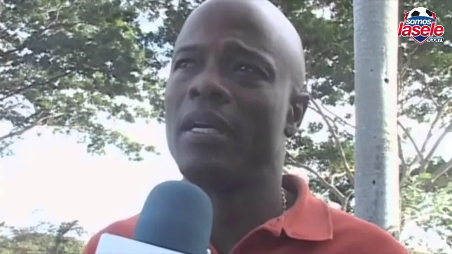 Los gemelos Julio y Jorge Dely Valdés fueron presentados a los aficionados del CD Águila