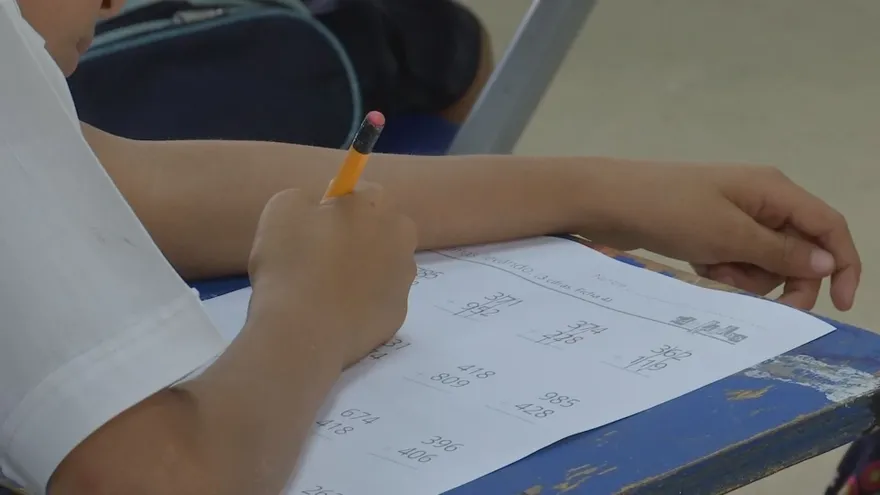 Imagen con fines ilustrativos de estudiantes de escuela pública del Ministerio de Educación (Meduca).