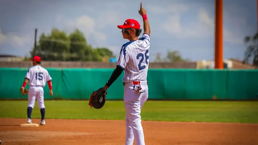 Pelotero de la Selección de Béisbol U15 de Panamá