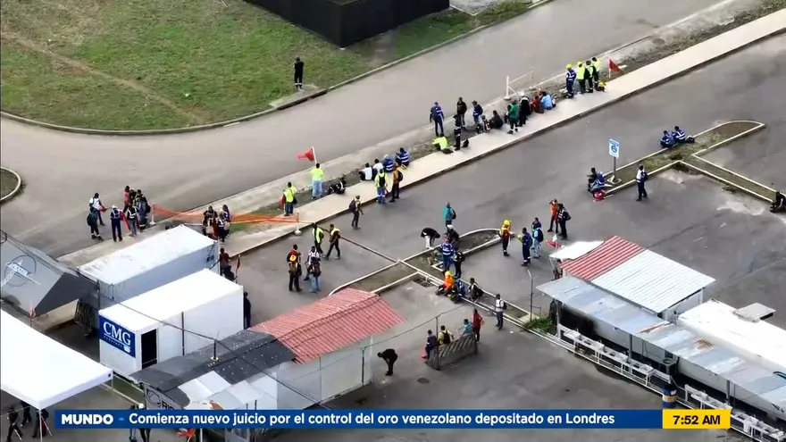 Trabajadores se preparan para salir en marcha