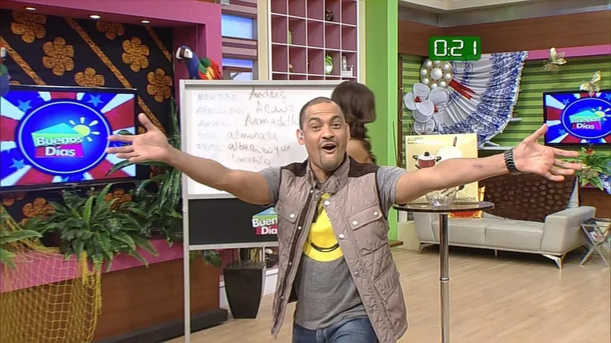 Juego - Nombre Apellido y Cosa