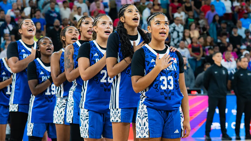 Jugadoras de la Selección Femenina de Baloncesto U20 de Panamá