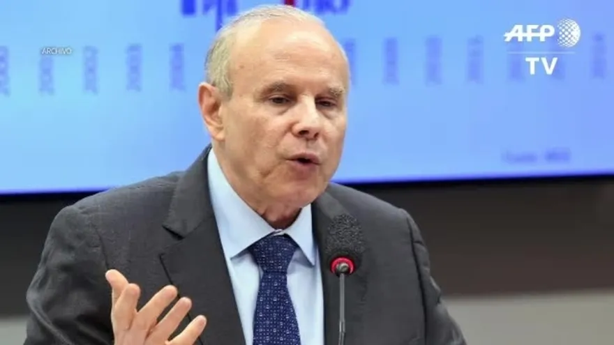 Detienen a ministro de Lula y Rousseff