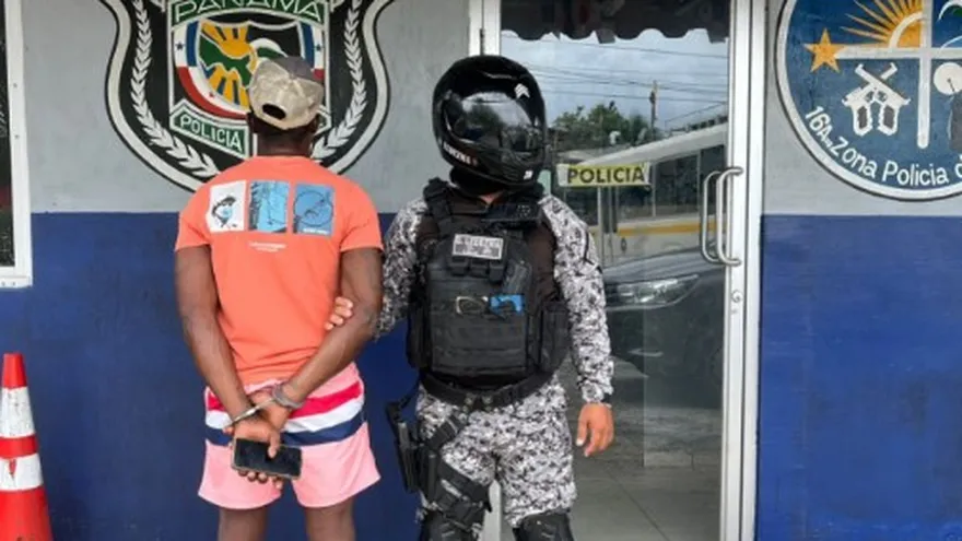 Momento de la captura de Jimmy Guillermo Williams Levexier, por el se ofrecía $5 mil dólares de recompensa.