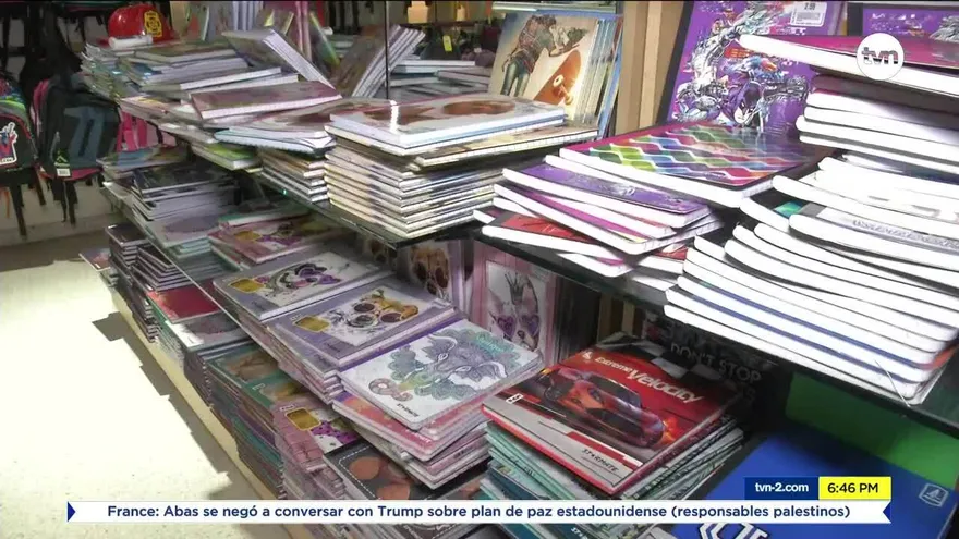 Padres de familia se preparan para para el inicio del año escolar