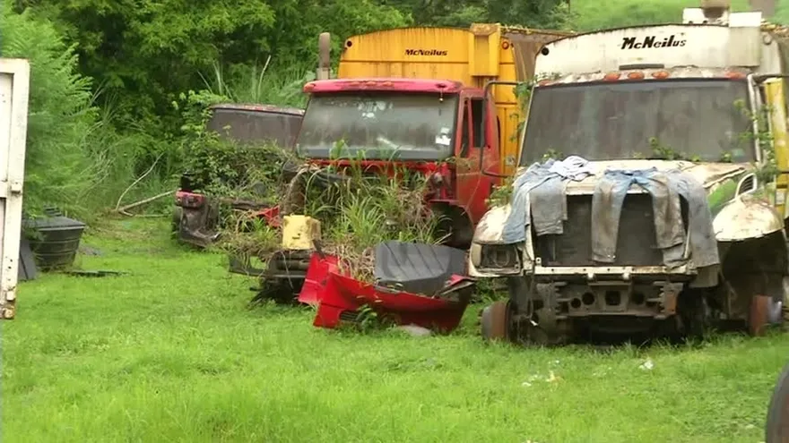 ¿Por qué Cerro Patacón se ha convertido en cementerio de camiones?