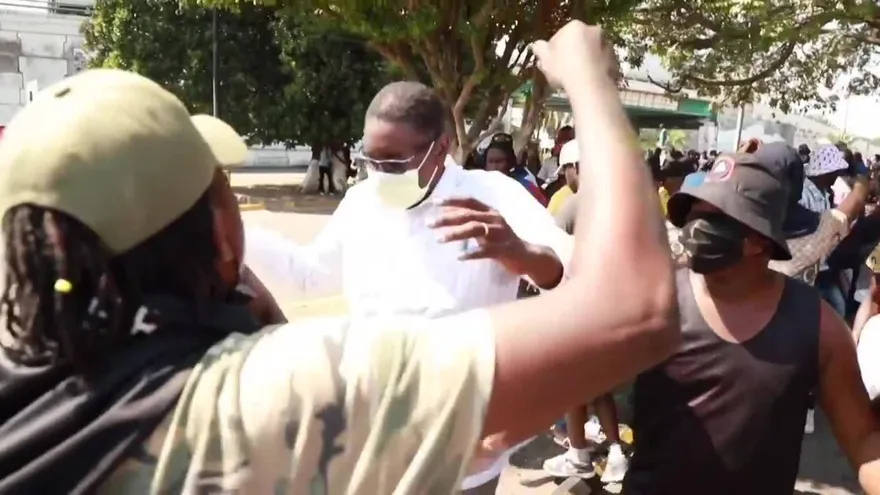 México concede 2.500 permisos para disolver caravana de migrantes