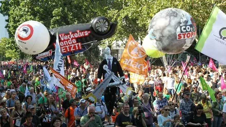 Ecologistas protestan contra el automóvil en Alemania