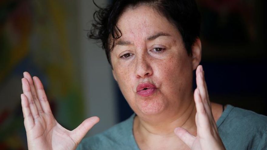La excandidata presidencial del izquierdista Frente Amplio, Beatriz Sánchez, habla durante una entrevista con Efe este lunes, 11 de diciembre de 2017, en Santiago (Chile).