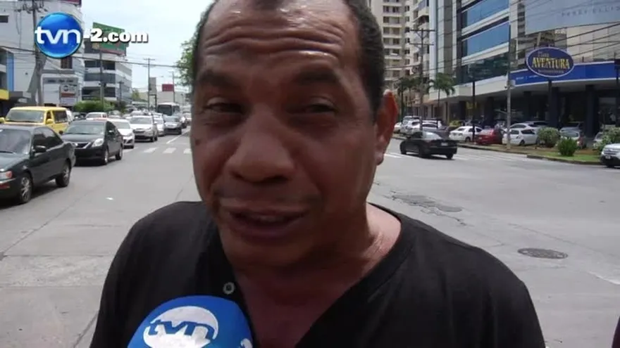 Desalojo a buhoneros genera cierre de calle en la Tumba Muerto