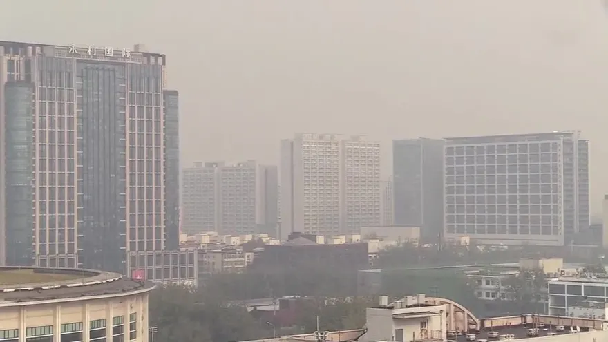 Pekín logra objetivo de reducir un 20,5 % la contaminación del aire en 2017