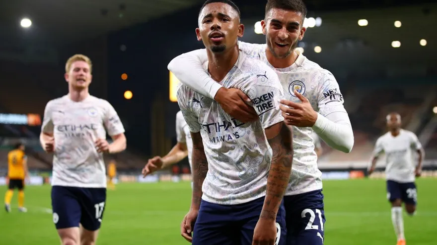 Manchester City comienza con buen pie al derrotar al Wolverhampton