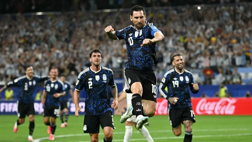 Lionel Messi y Argentina terminan invictos en fase de grupos