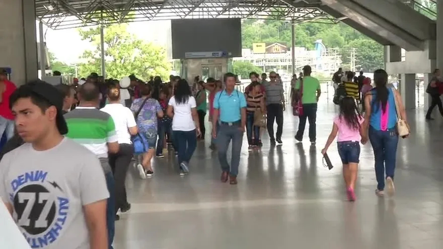 Ciudadanos sin servicio del Metro