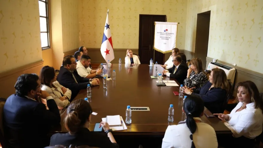 Ministerio de Gobierno y notarios trabajarán en la reglamentación de la función notarial