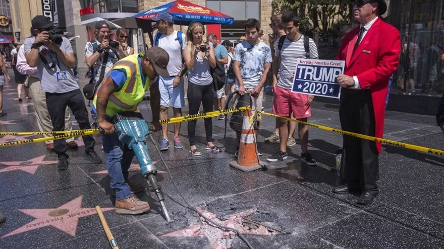 La estrella de Donald Trump en el paseo de la fama de Hollywood fue destruida por segunda vez.