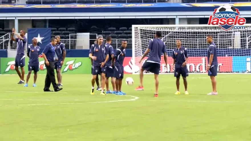 Aquí verás las declaraciones del técnico Julio Dely Valdés desde el Cowboys Stadium