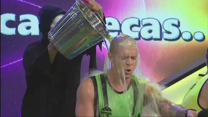 Anonymous no perdonó a ningún guerrero en los trabalenguas