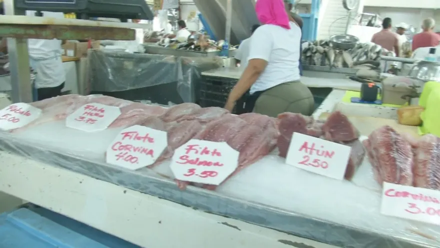 El inicio de la Cuaresma este miércoles 18 de febrero encontró al Mercado de Mariscos con menor afluencia de compradores en comparación con años anteriores, según relataron comerciantes y clientes durante un recorrido realizado en horas de la mañana.