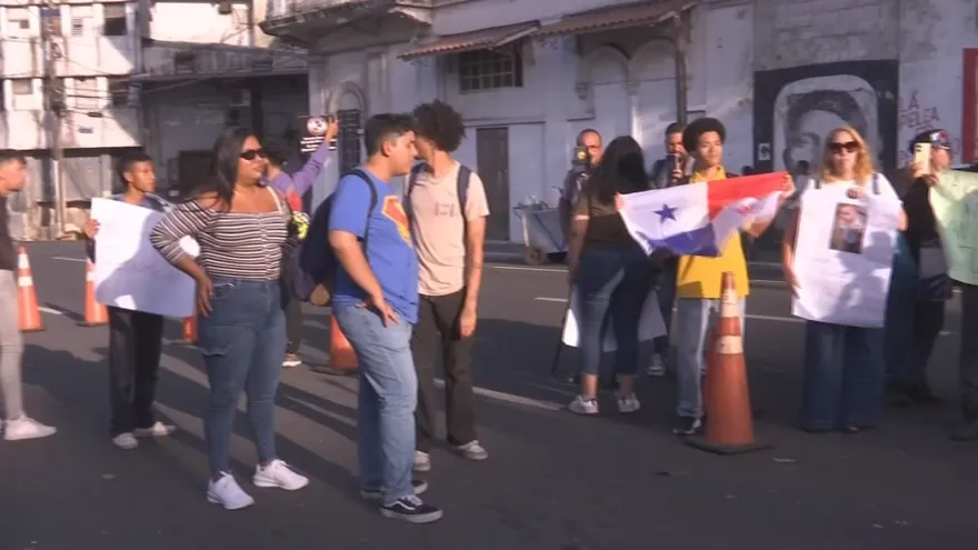 Protestan en la Asamblea por casos en albergues del Senniaf y exigen respuestas