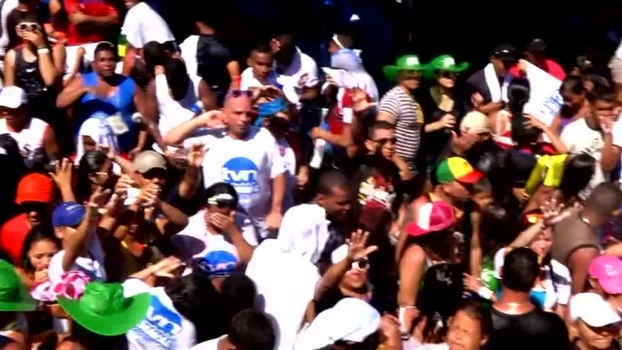 SIN FRIZZ POR SEIS MESES