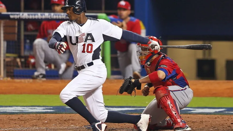 Adam Jones (10) es uno de los jugadores del equipo estadounidense