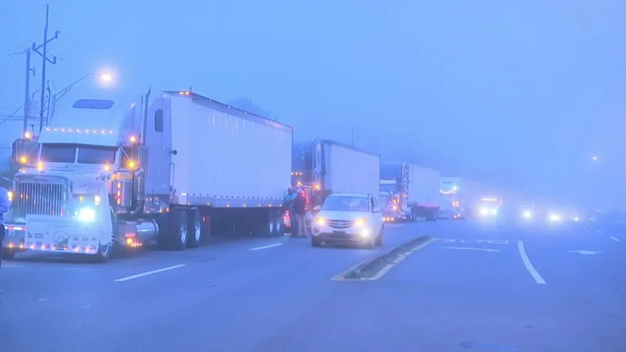Camioneros de Tierras Altas intentan llegar a la capital
