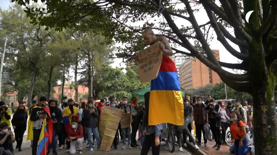 Duque llama a un diálogo con "todos los sectores" por protestas en Colombia