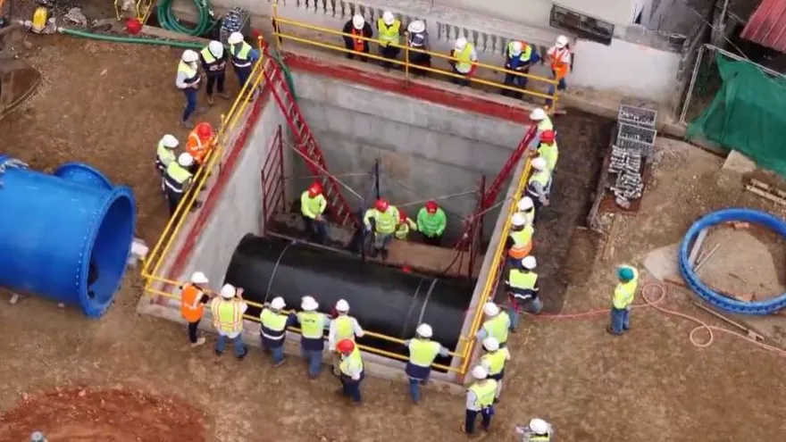 Personal del Idaan en medio de los trabajos