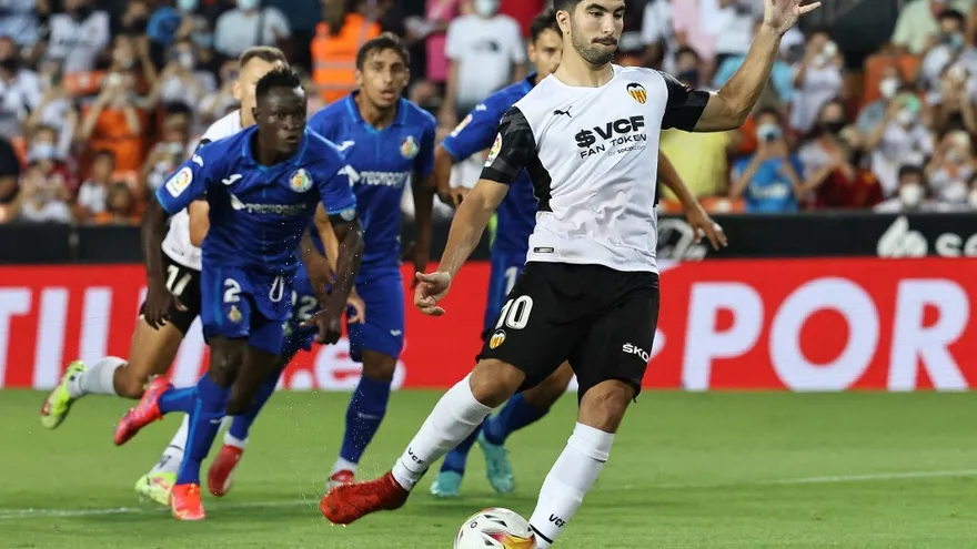 Valencia se sobrepone a una roja temprana y derrota por la mínima a Getafe en LaLiga