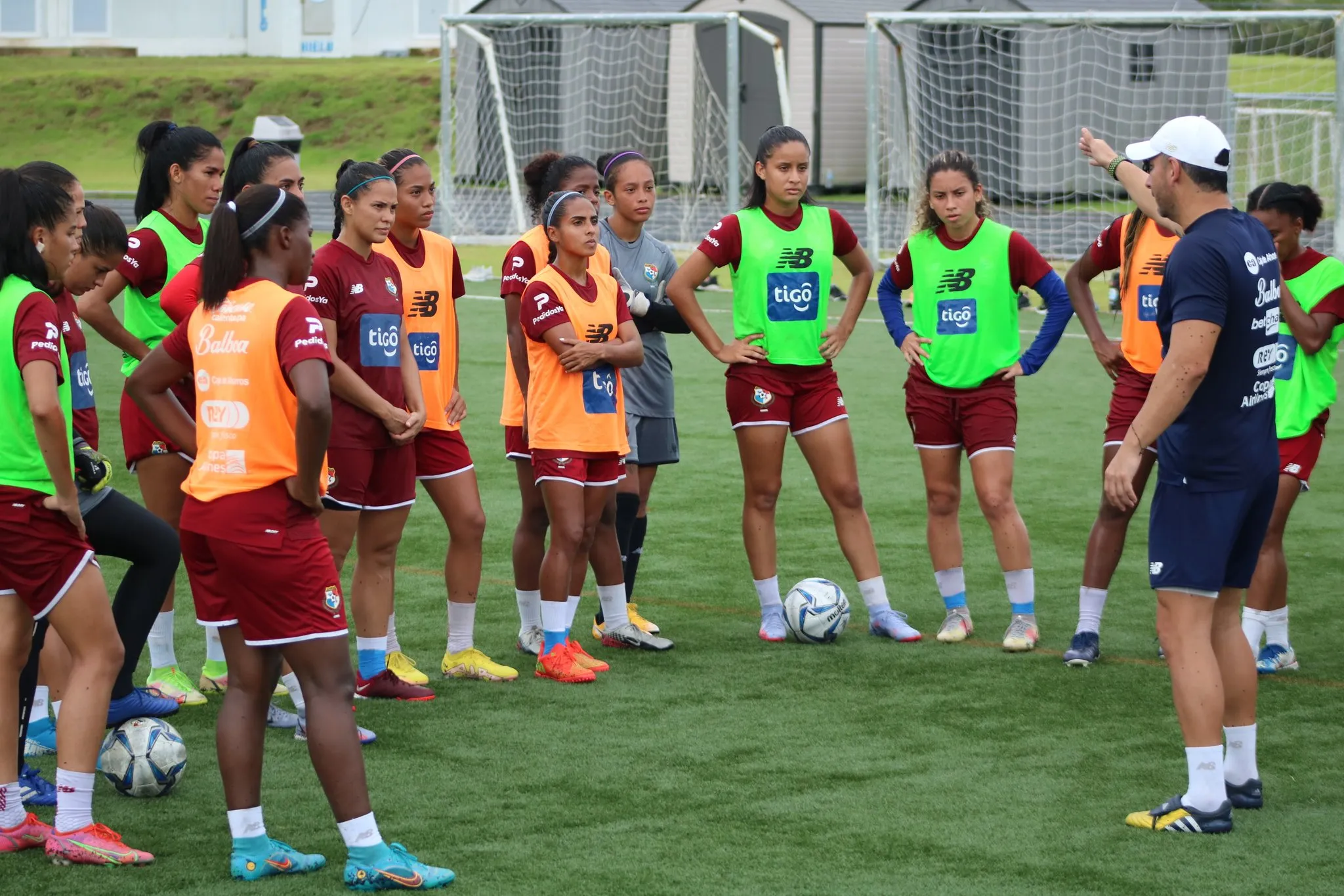 La selección femenina panameña se prepara para el repechaje mundialista
