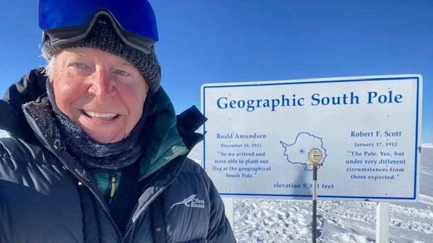 El abogado y diplomático panameño Jaime Alemán en el Polo Sur