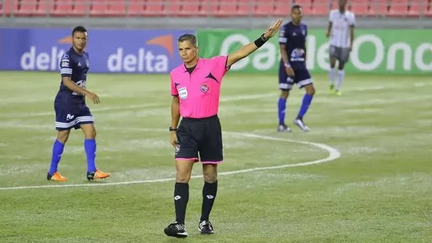 Seis árbitros panameños participarán en la Copa Oro 2017