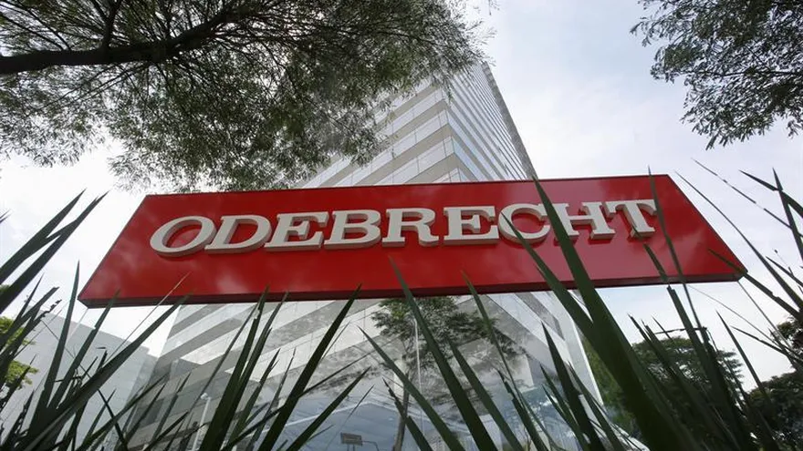 Odebrecht resolvió en las últimas semanas desprenderse de sus acciones dentro del consorcio del soterramiento del Sarmiento, ahora a cargo de la italiana Ghella, que pasará a tener el 70 % de la operación, añadió la agencia estatal de noticias Télam.