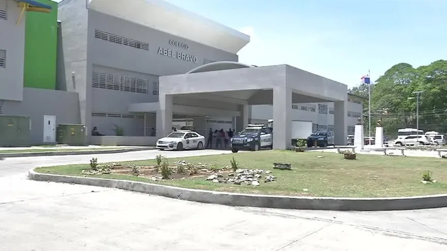 Investigan amenazas a estudiantes del Abel Bravo en Colón; suspenden clases