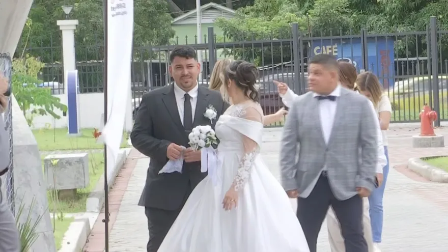 Del amor a la formalidad: 39 parejas se casan en el aniversario del Tribunal Electoral