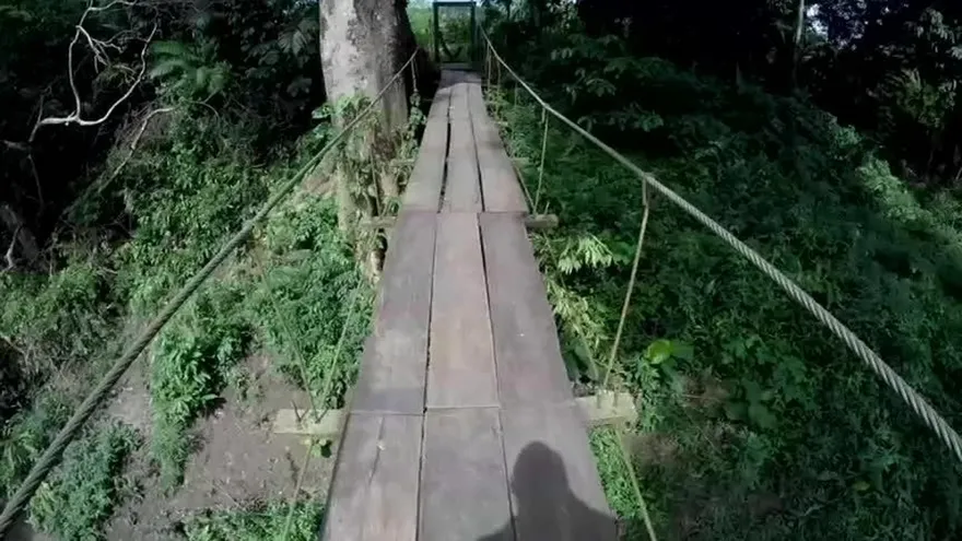 Bajo la Lupa: Puentes colgantes, los caminos del otro Panamá