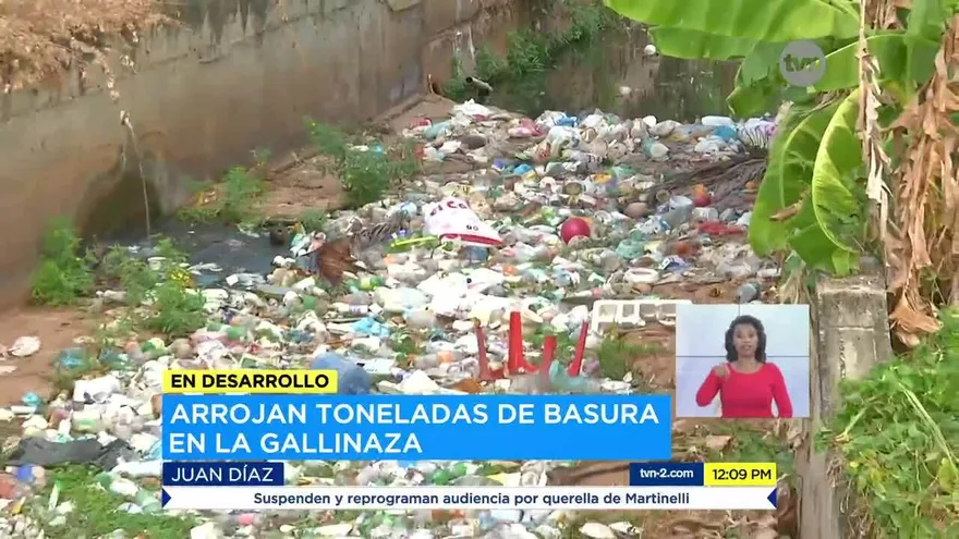 Quebrada La Gallinaza llena de basura