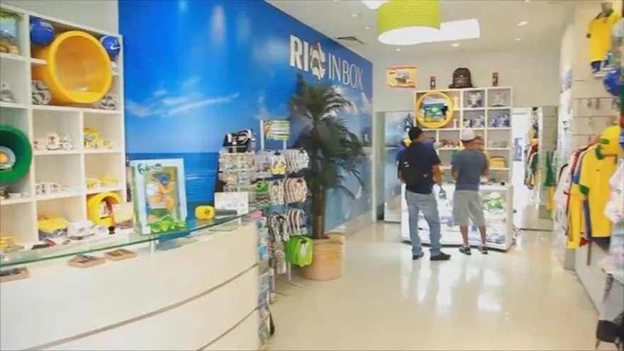 A la venta todo tipo de accesorios del Mundial Brasil 2014