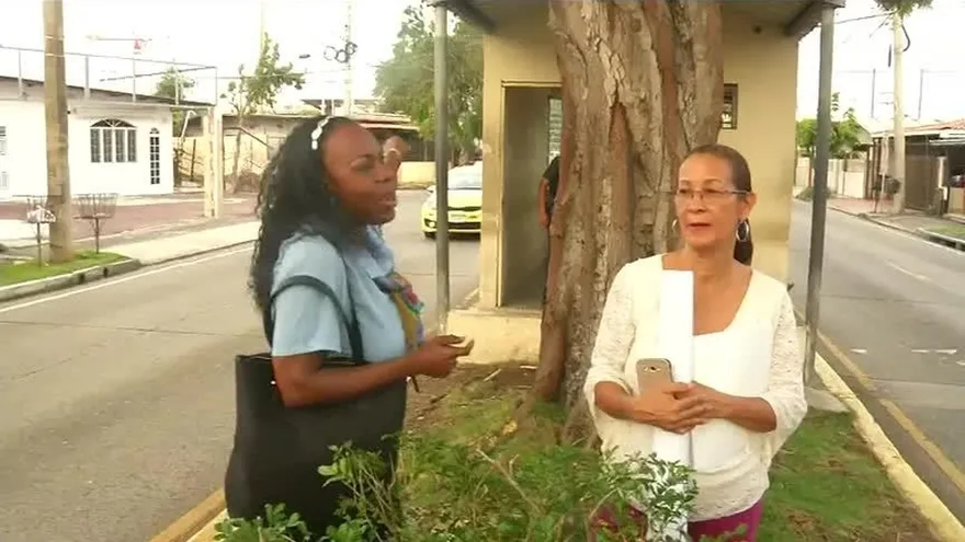Residentes de Campo Limberg protestan en rechazo a bloqueos de acceso