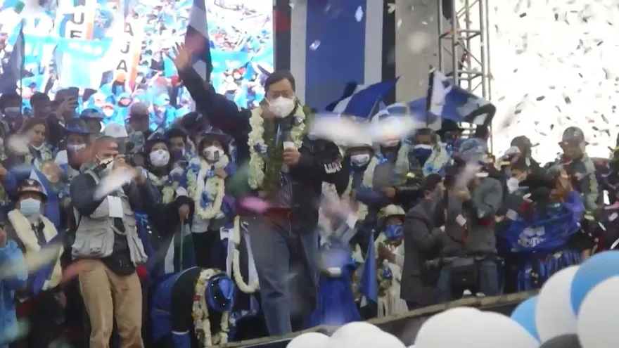 Candidatos a la presidencia de Bolivia cerraron campaña polarizada por la figura de Evo