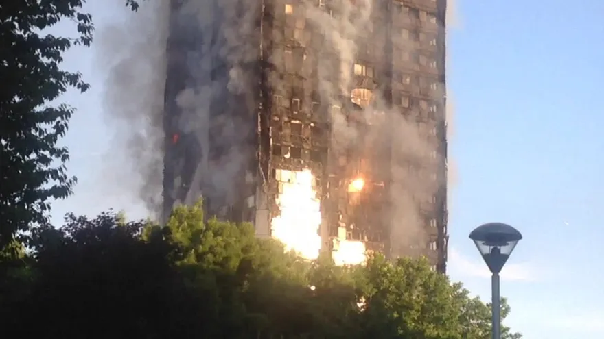 Al menos 6 muertos por incendio en Londres
