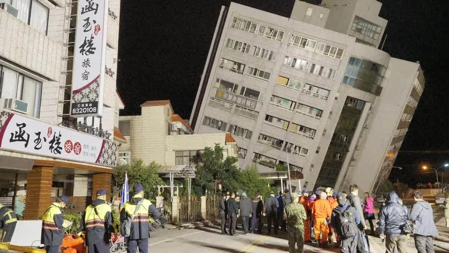 Terremoto en Taiwán deja dos muertos y más de 100 heridos