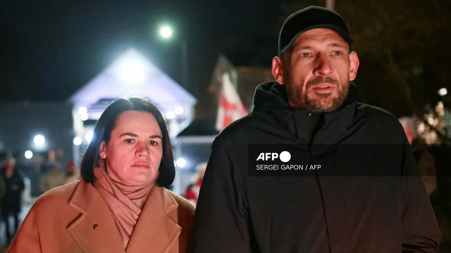 La líder opositora Maria Kolesnikova y el nobel de la paz Ales Bialiatski