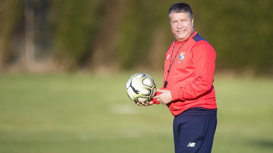 Técnico Gómez define equipo que enfrentará a Suiza en Lucerna | Agencias