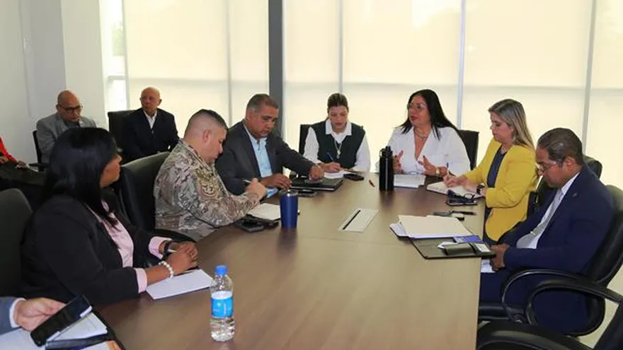 Aduana implusa medidas para mejorar controles de puertos