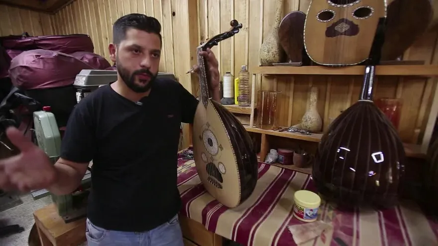 La fabricación del laúd oriental, un arte en declive en Siria