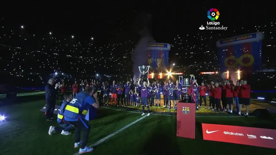 Con este gran Homenaje Iniesta se despide del Barcelona