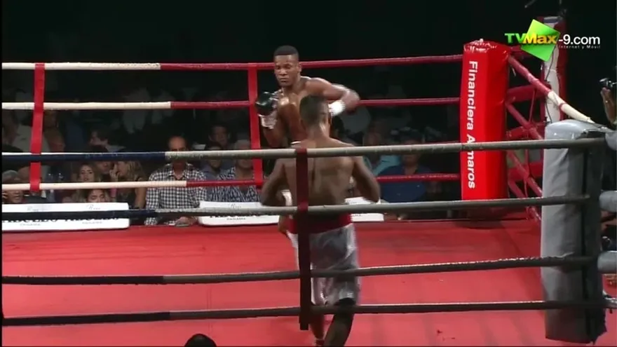 Boxeo: Turbo Cosio ganó por KO al Fusil QUintero
